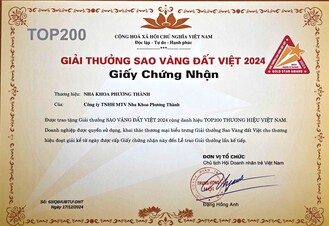 Giấy chứng nhận Giải thưởng Sao Vàng Đất Việt 2024 trao cho Nha khoa Phương Thành, ghi nhận trong danh sách TOP200 thương hiệu Việt Nam
