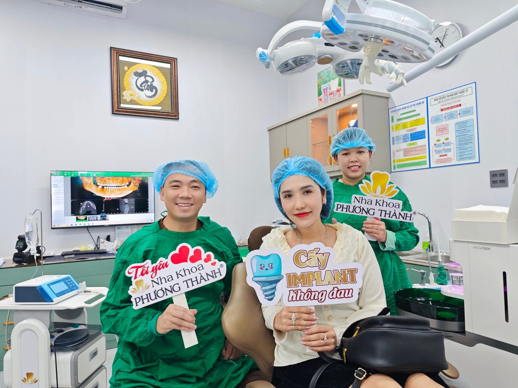 Cô gái trẻ tìm lại sự tự tin nhờ trồng răng Implant