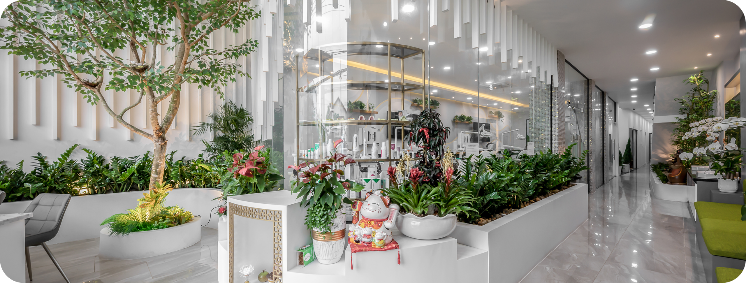 Không gian nha khoa Phương Thành hiện đại, thoáng mát.