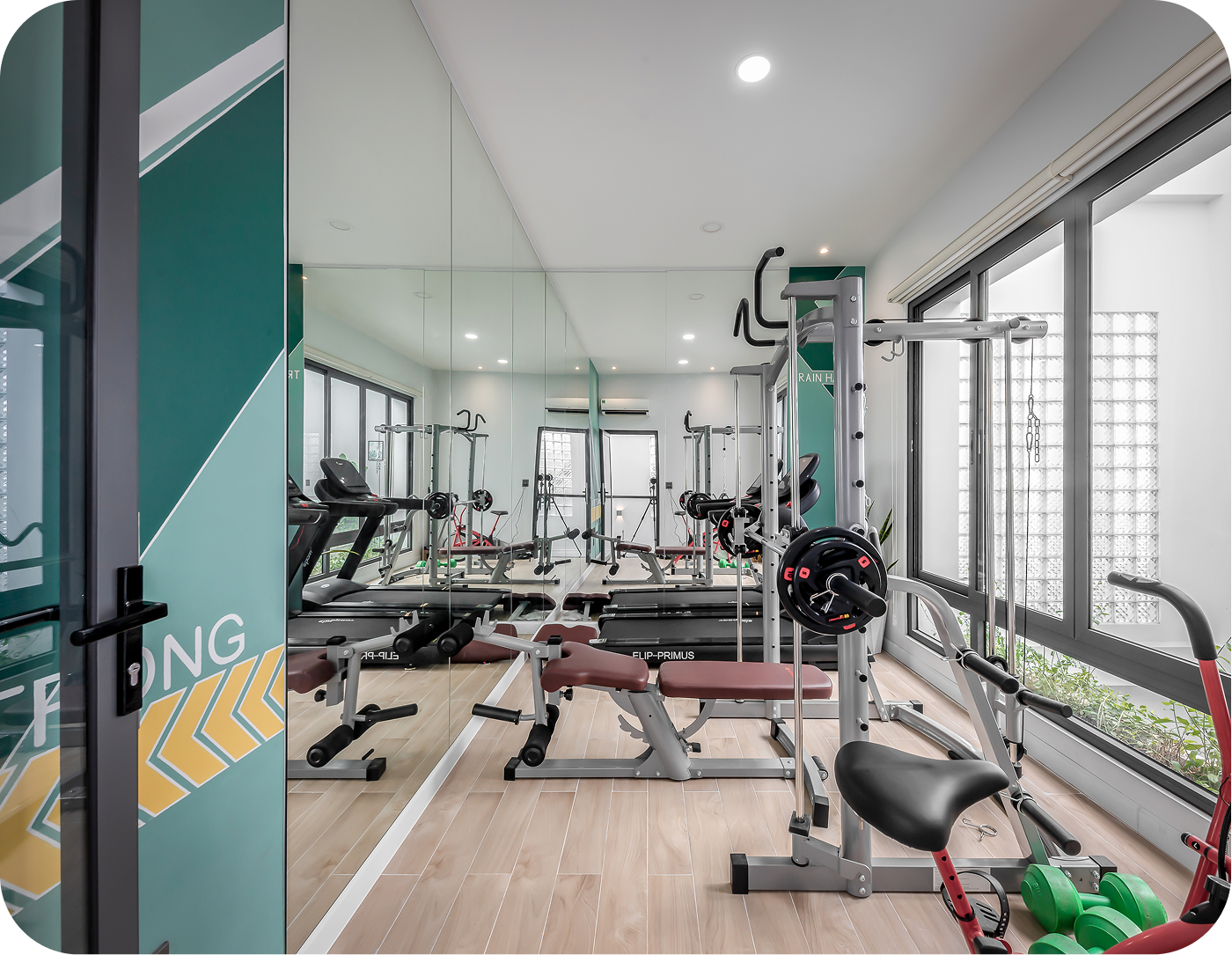 Phòng tập tại nha khoa Phương Thành với đầy đủ các trang thiết bị hiện đại.