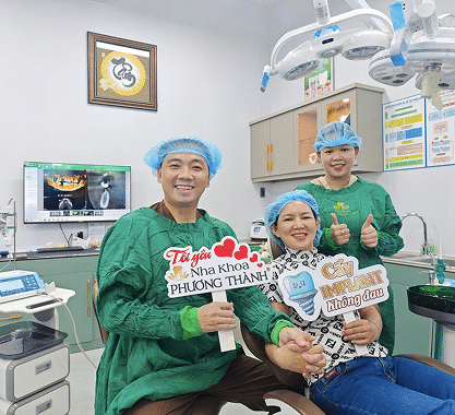 Khách hàng thành công cấy Implant không đau tại Nha Khoa Phương Thành