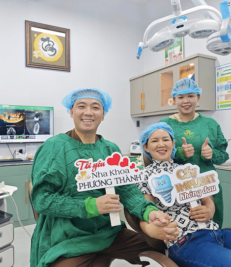 Khách hàng thành công cấy Implant không đau tại Nha Khoa Phương Thành