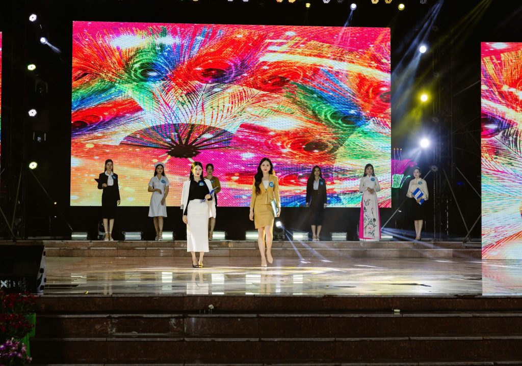 Hội thi "thời trang công sở" - chào mừng Lễ Hội Độc Lập lần thứ III thành phố Sa Đéc 