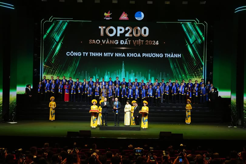 Nha khoa Phương Thành đạt giải thưởng Sao Vàng Đất Việt 2024