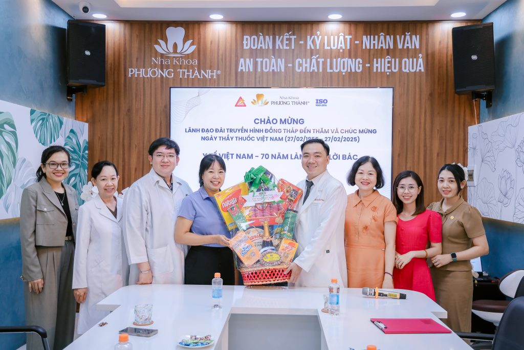 Nhiều cơ quan, đơn vị chúc mừng nha khoa Phương Thành nhân ngày Thầy Thuốc Việt Nam