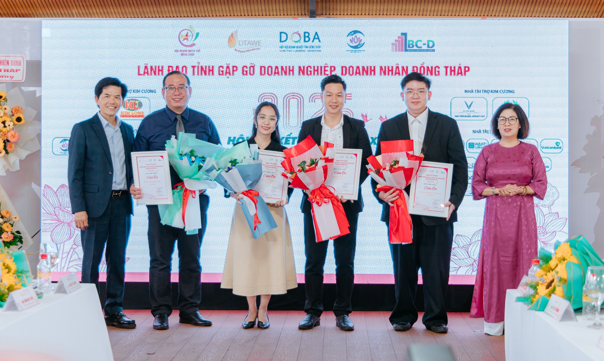 Nha khoa Phương Thành tham dự chương trình “Lãnh đạo tỉnh gặp gỡ doanh nghiệp, doanh nhân Đồng Tháp”