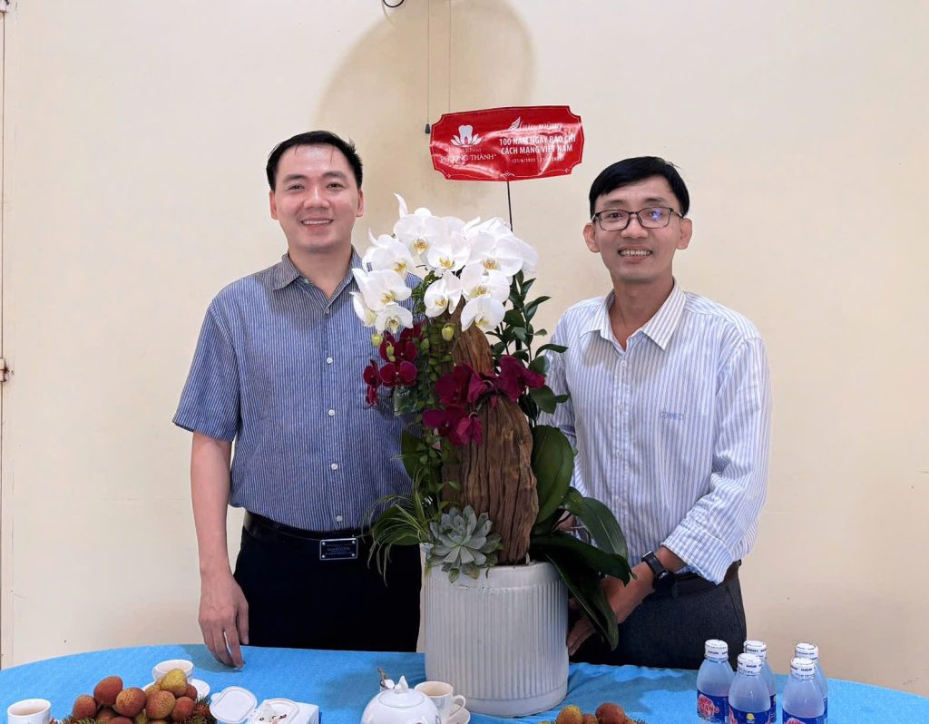 Lãnh đạo Nha khoa Phương Thành đã đến thăm và gửi lời chúc mừng tới các cơ quan báo chí