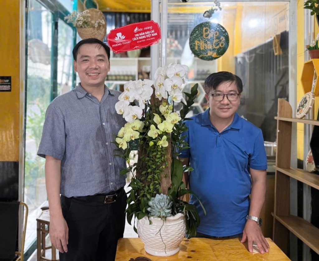 Lãnh đạo Nha khoa Phương Thành đã đến thăm và gửi lời chúc mừng tới các cơ quan báo chí