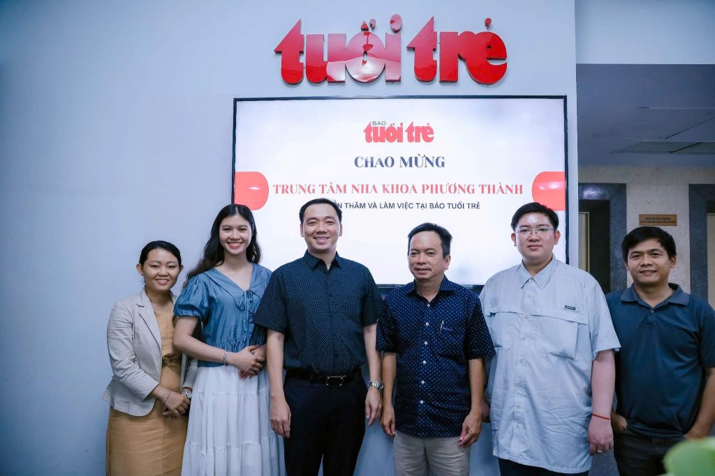 Lãnh đạo Nha khoa Phương Thành đã đến thăm và gửi lời chúc mừng tới các cơ quan báo chí