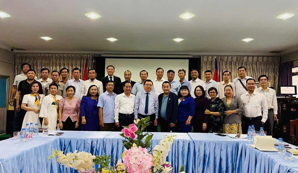 Hoạt động gặp gỡ kiều bào tại Campuchia