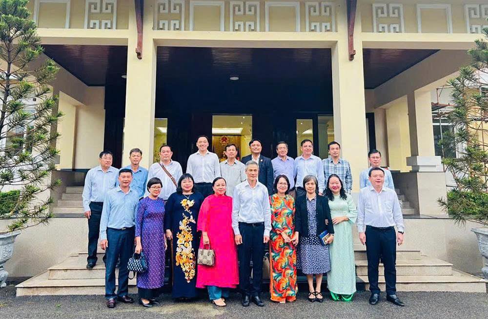 Hoạt động gặp gỡ kiều bào tại Campuchia