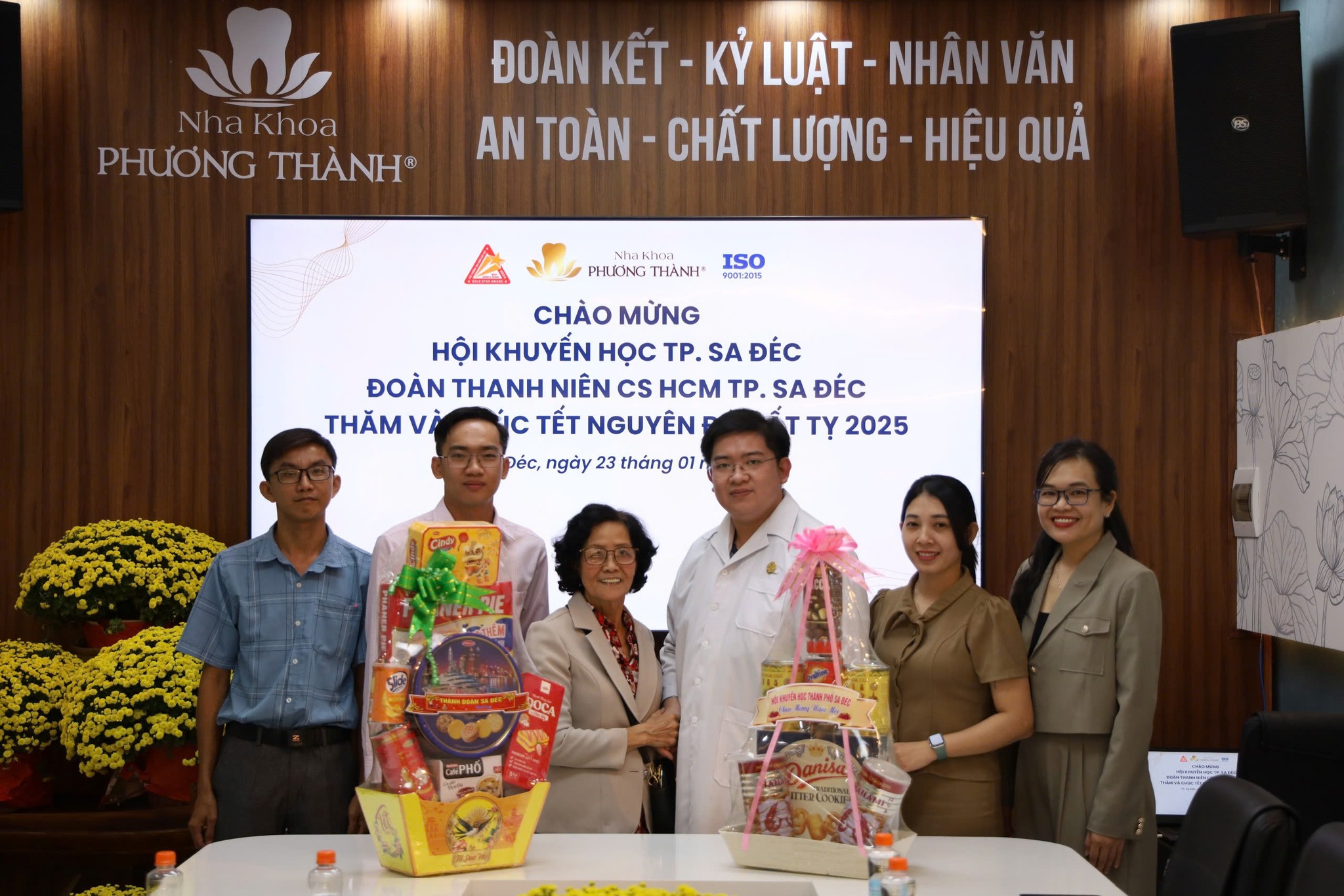 Đón tiếp các cơ quan, đơn vị đến thăm và chúc tết Ất Tỵ