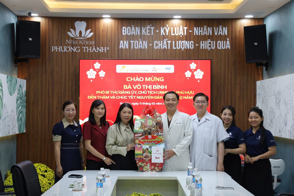 Nha khoa Phương Thành vinh dự đón tiếp bà Võ Thị Bình – Phó Bí thư Đảng ủy, Chủ tịch UBND xã Phú Hựu đến thăm, chúc mừng Xuân Bính Ngọ 2026