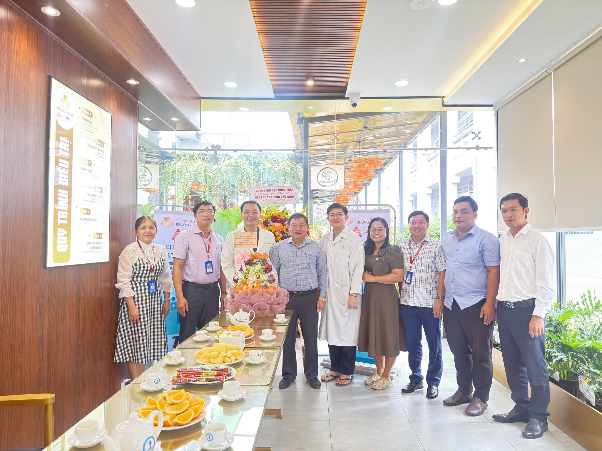 Nha khoa Phương Thành vinh dự đón tiếp quý lãnh đạo Trường Đại học Đồng Tháp đến thăm và chúc mừng Ngày Thầy thuốc Việt Nam