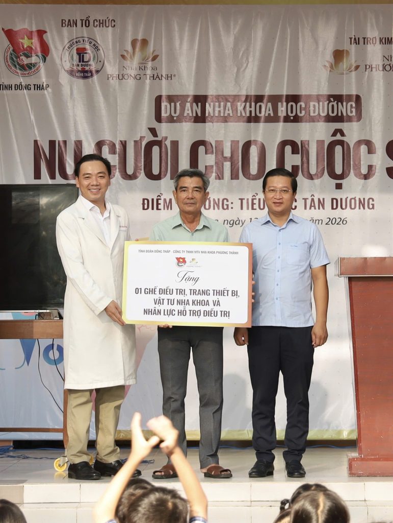 Trao tặng một ghế nha khoa và lan tỏa nụ cười tại Trường Tiểu học Tân Dương