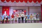 BS.CKII Phạm Kim Thành trao gửi món quà sức khỏe đến bà con Phường Sa Đéc