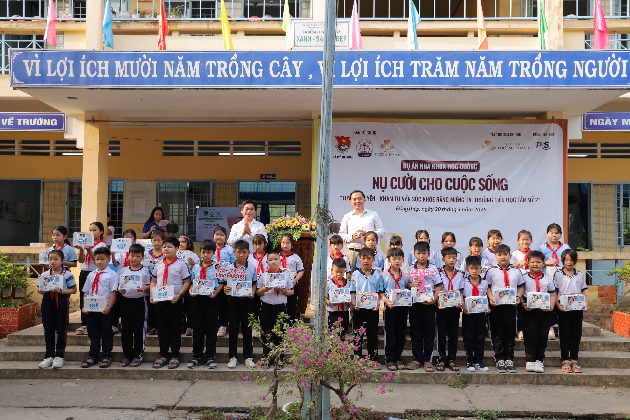 “Nha khoa học đường – Nụ cười cho cuộc sống” tại điểm Trường Tiểu học Tân Mỹ 2