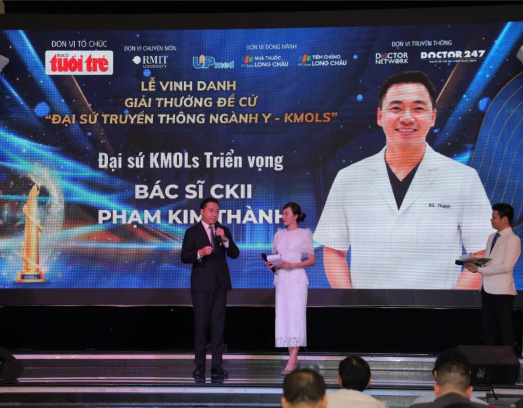 BS CKII Phạm Kim Thành nhận Giải KMOLs Triển vọng – Ghi nhận cho hành trình lan tỏa giá trị y khoa bằng sự chân thành