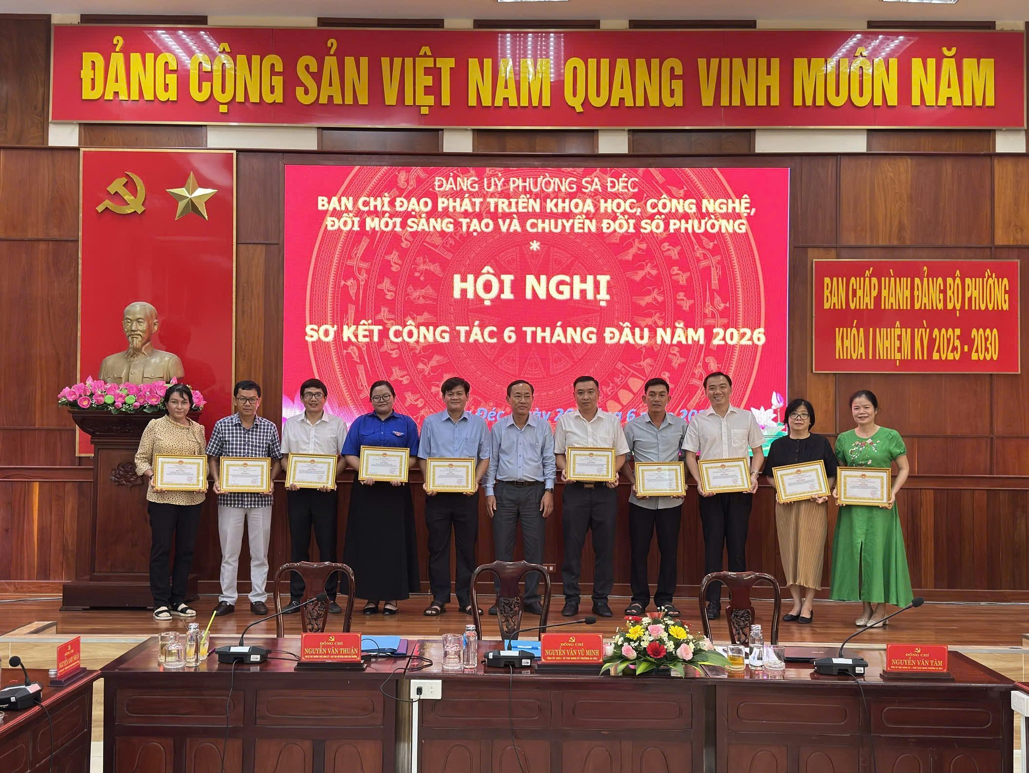 NHA KHOA PHƯƠNG THÀNH VINH DỰ NHẬN GIẤY KHEN TỪ UBND PHƯỜNG SA ĐÉC