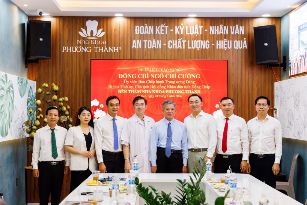 NHA KHOA PHƯƠNG THÀNH VINH DỰ ĐÓN TIẾP ĐỒNG CHÍ NGÔ CHÍ CƯỜNG – ỦY VIÊN BCH TRUNG ƯƠNG ĐẢNG, BÍ THƯ TỈNH ỦY, CHỦ TỊCH HĐND TỈNH ĐỒNG THÁP ĐẾN THĂM VÀ TÌM HIỂU HOẠT ĐỘNG CỦA ĐƠN VỊ.