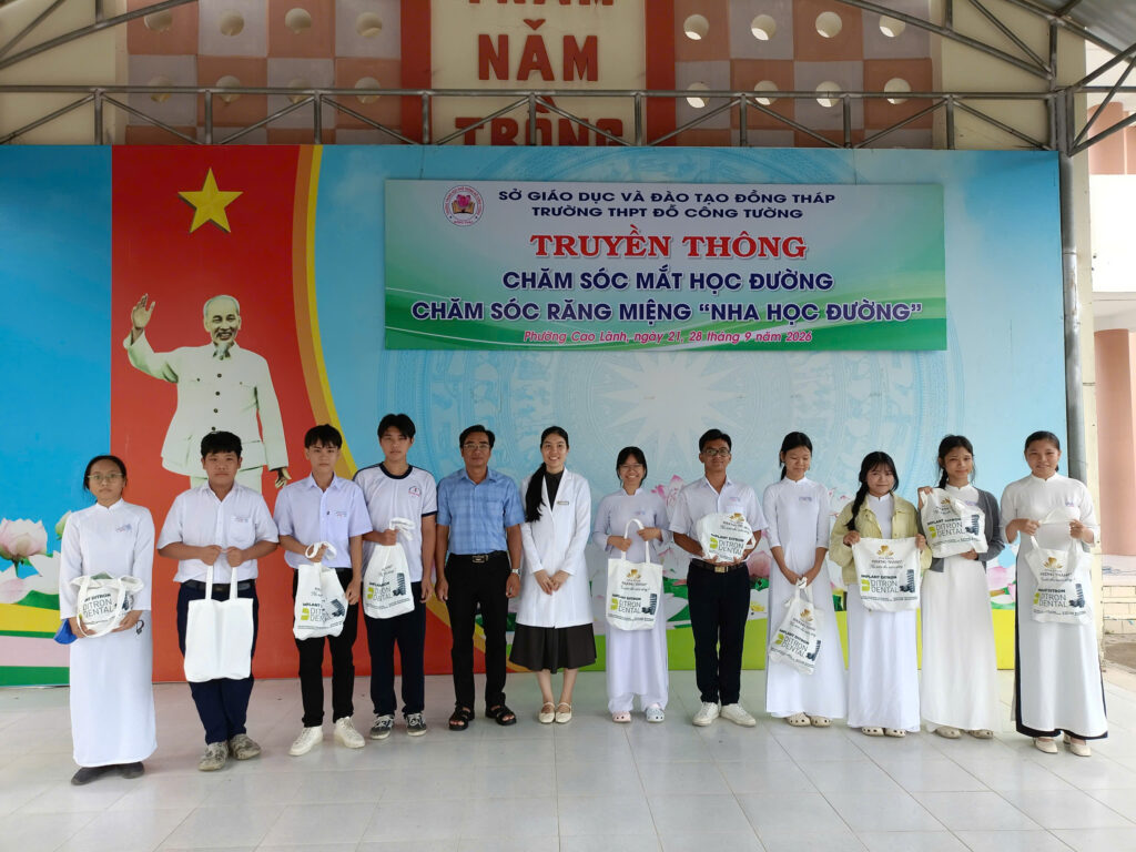 NHA KHOA PHƯƠNG THÀNH GỬI TRỌN NỤ CƯỜI KHỎE CÙNG HỌC SINH TRƯỜNG THPT ĐỖ CÔNG TƯỜNG