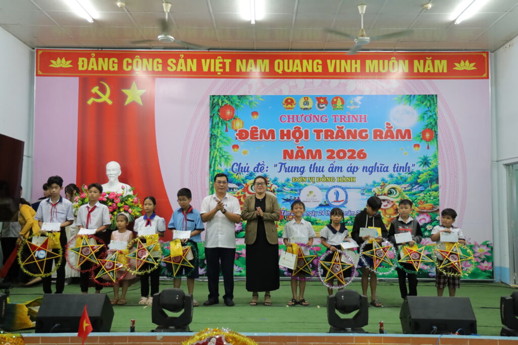 TRĂNG RẰM ĐONG ĐẦY – NGHĨA TÌNH LAN TỎA